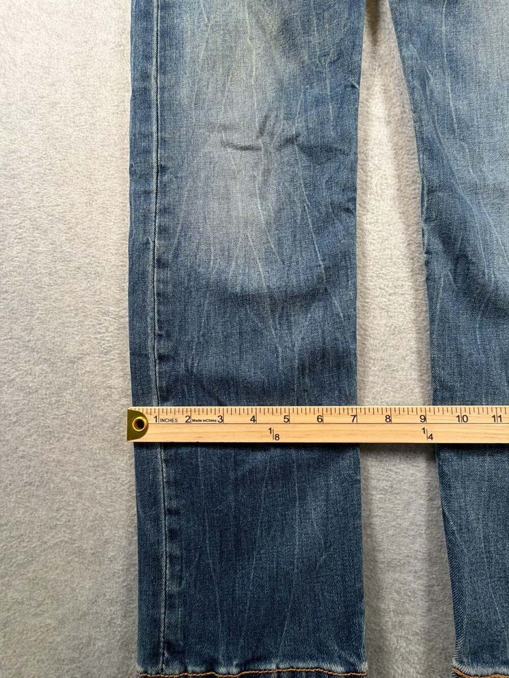 Levi's 514 Straight Leg Medium Wash Denim Jeans - Picture 2 of 11